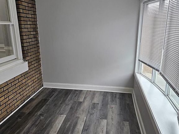 3rd image of 4514 Pearce St