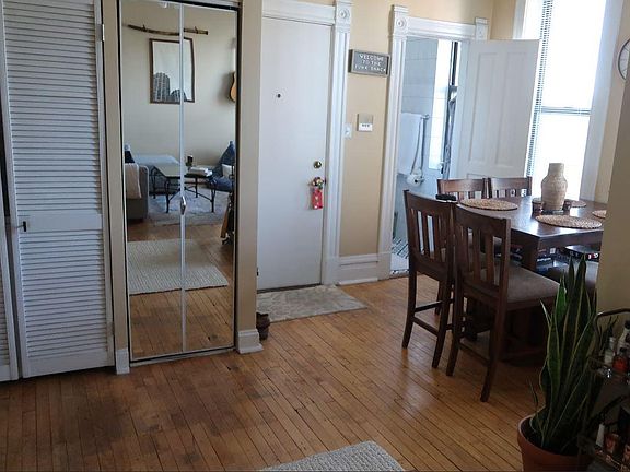 2nd image of 1398 N Ashland Ave #4