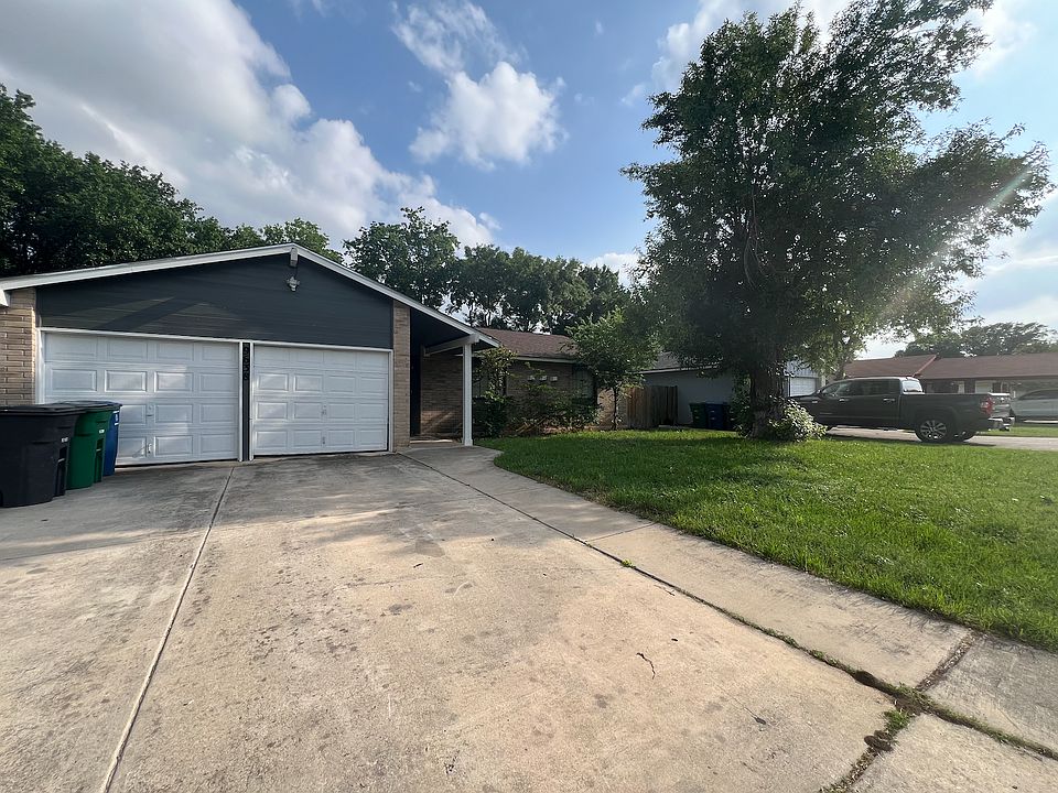 1st image of 9638 Hidden Plains St