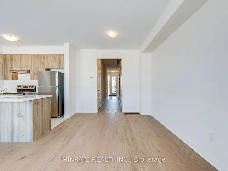 40 Freedom Cres — Photo 2