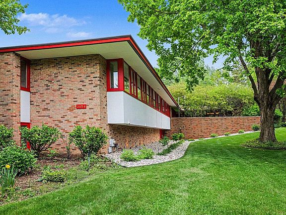 2nd image of 3124 Valley Dr