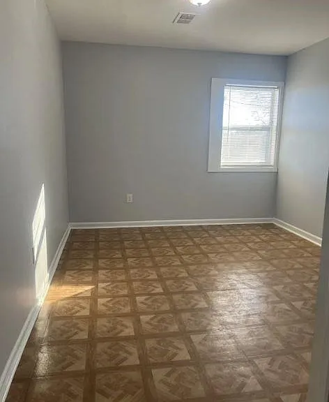 305 W Oak St — Photo 12