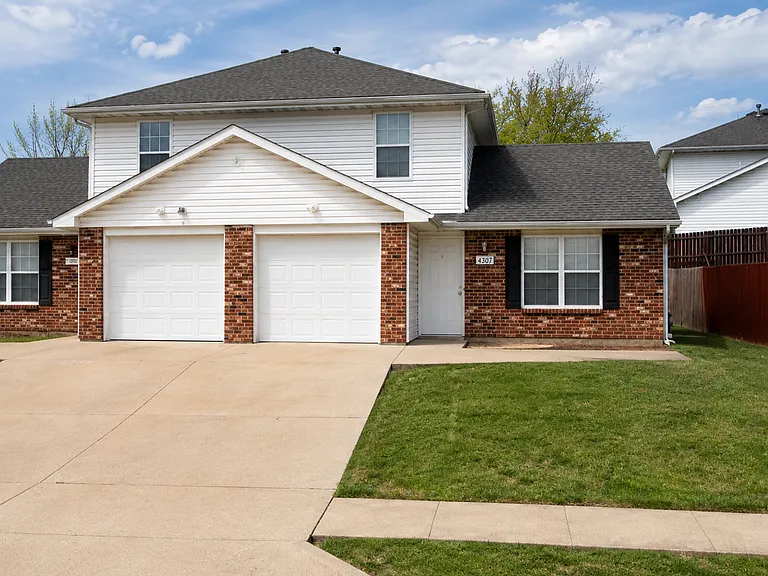 4307 Derby Ridge Dr — Photo 1