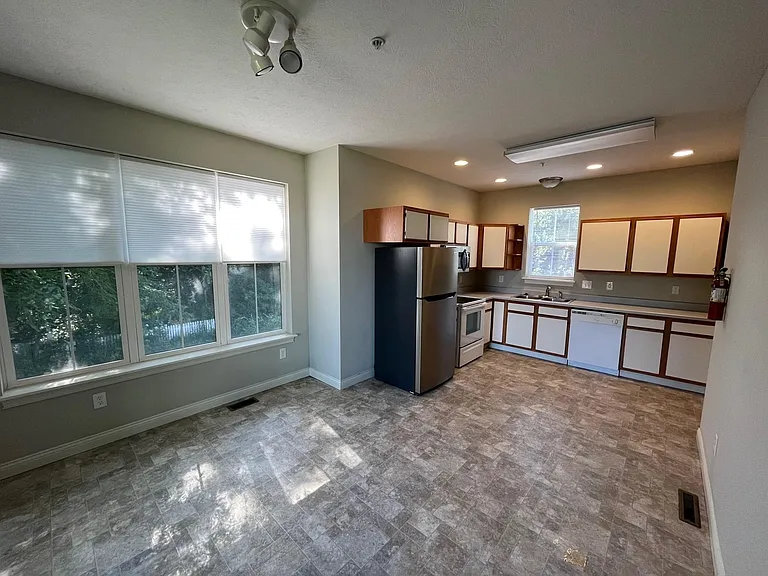 1116 N Walnut St #3 — Photo 3
