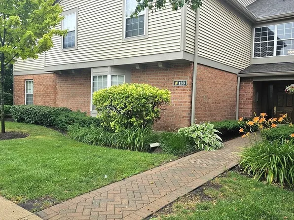 133 Idle Wild Ct APT 8, Schaumburg, IL 60195