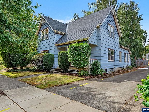2nd image of 235 15th St NE