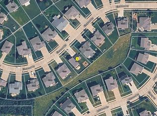 12072 Elmwood Dr, Bennington, NE 68007