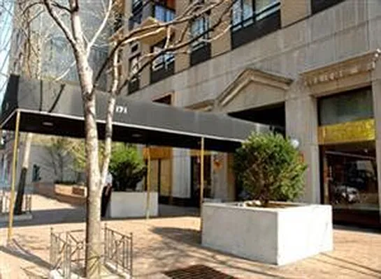 Sold by R New York | media 13