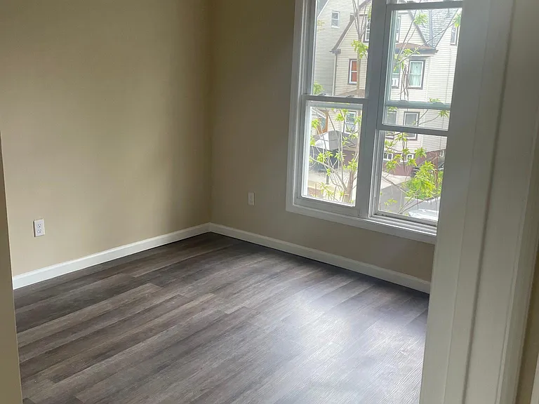 61 Amherst St #2 — Photo 7