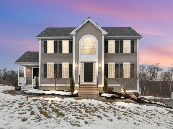 24 Autumn Gate Cir, Millbury, MA 01527