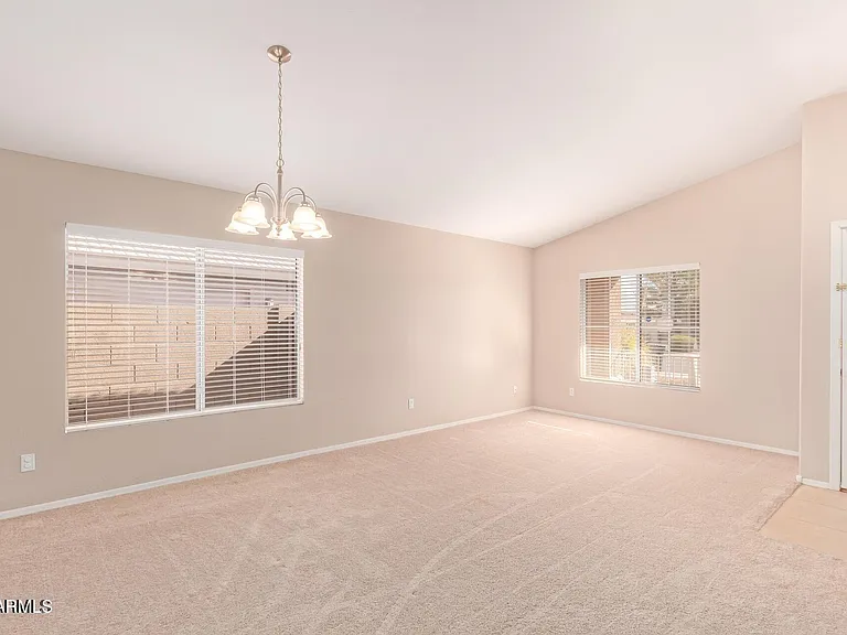 3570 S Moccasin Trl — Photo 2