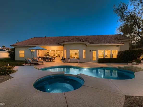 7500 Crystal Cave Dr, Las Vegas, NV 89117