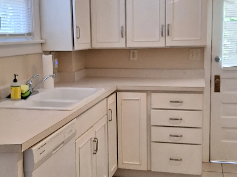 1734 Ogden Ave NW — Photo 1