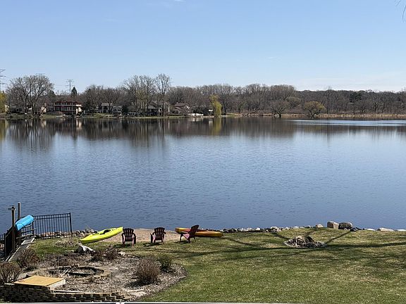 2nd image of 2065 Long Lake Rd