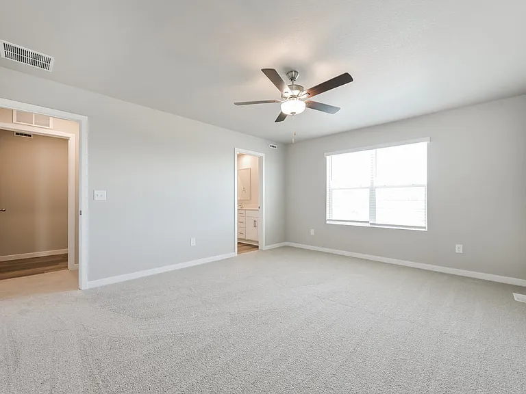 2170 Christina St — Photo 10