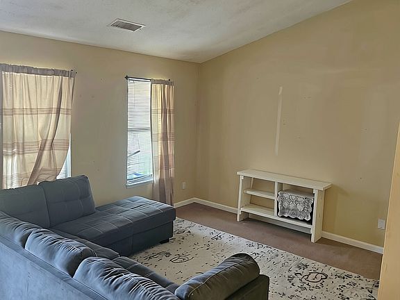 5th image of 976 Worcester Pl NW