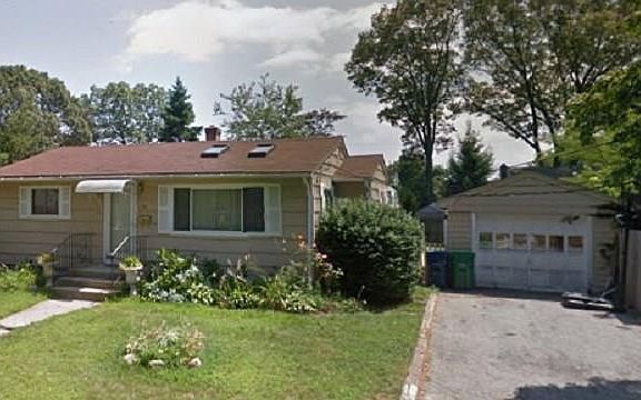 2nd image of 86 Wellington Ave