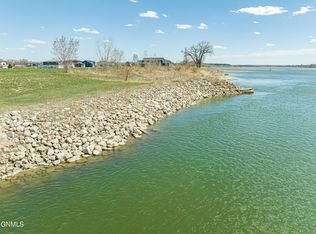 6324 Misty Waters Dr, Bismarck, ND 58503