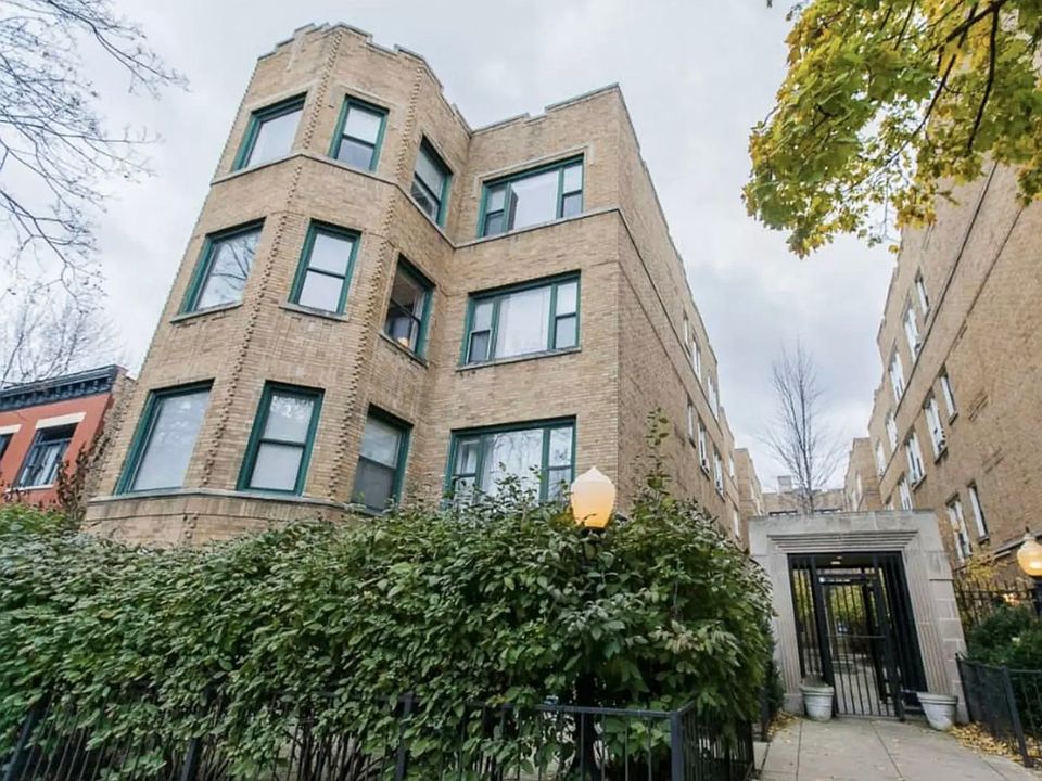 1st image of 677.5 W Wrightwood Avenue Gdn