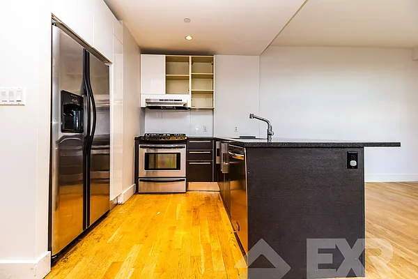 Rented by EXR | media 142