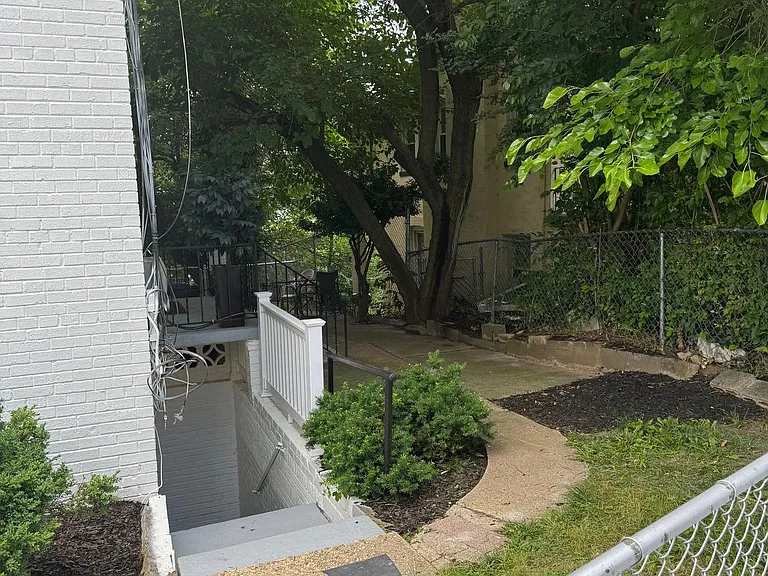 4253 Brooks St NE #B — Photo 21