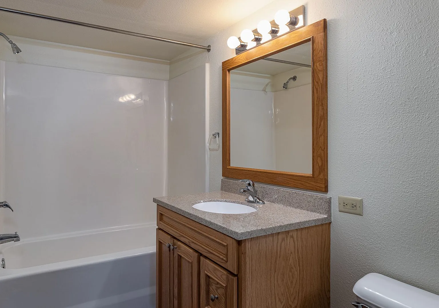 Westridge Apartments — Photo 3