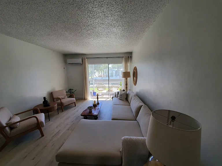 Ixora Ct — Photo 3