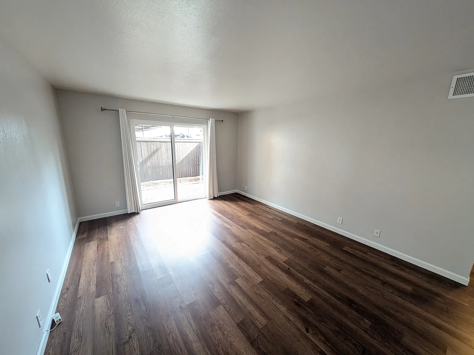 1601 Pennsylvania St NE, Apt S-03 - 1 — Photo 3