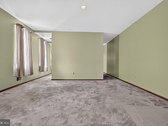 4th image of 1201 Argyle Ave