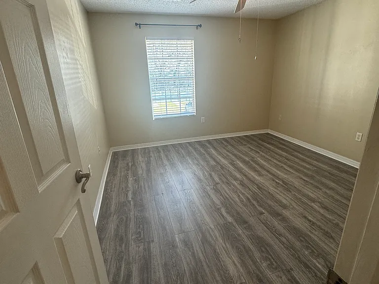 314 Lake Parsons Grn #201 — Photo 26