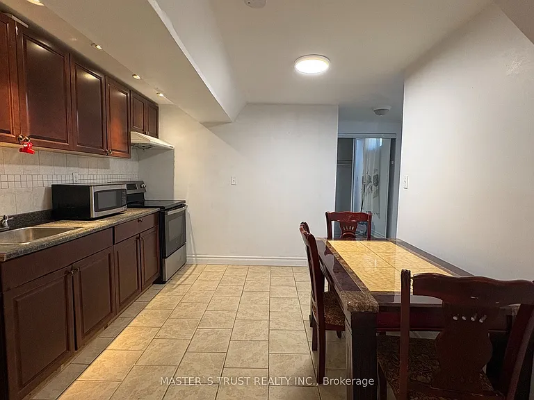 37 Levellands Cres — Photo 6