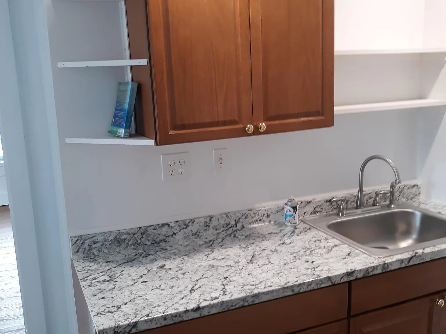 122 Elm St — Photo 4