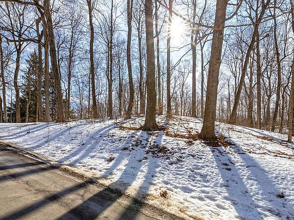 5th image of 0 Eaglenest Rd