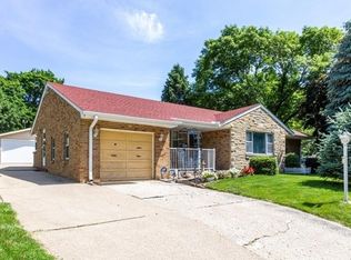 1249 Loomis Ave, Des Moines, IA 50315