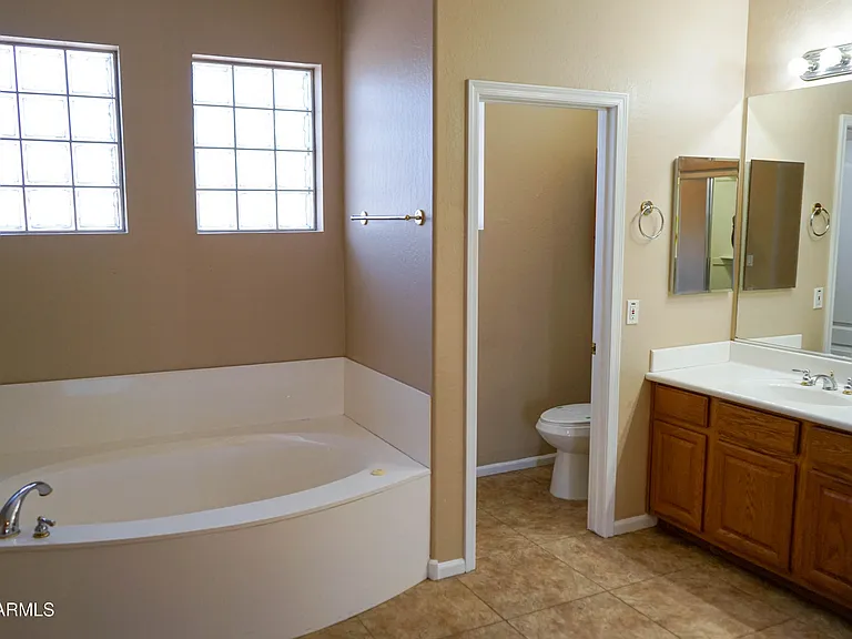 541 N Danielson Way — Photo 59