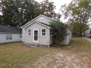 1010 Brown St, Paris, TN 38242