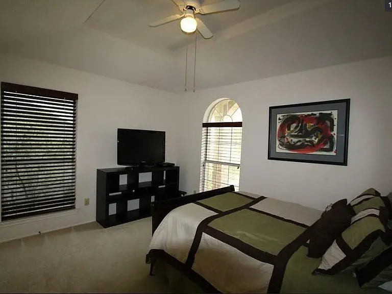 549 Raintree Cir — Photo 11