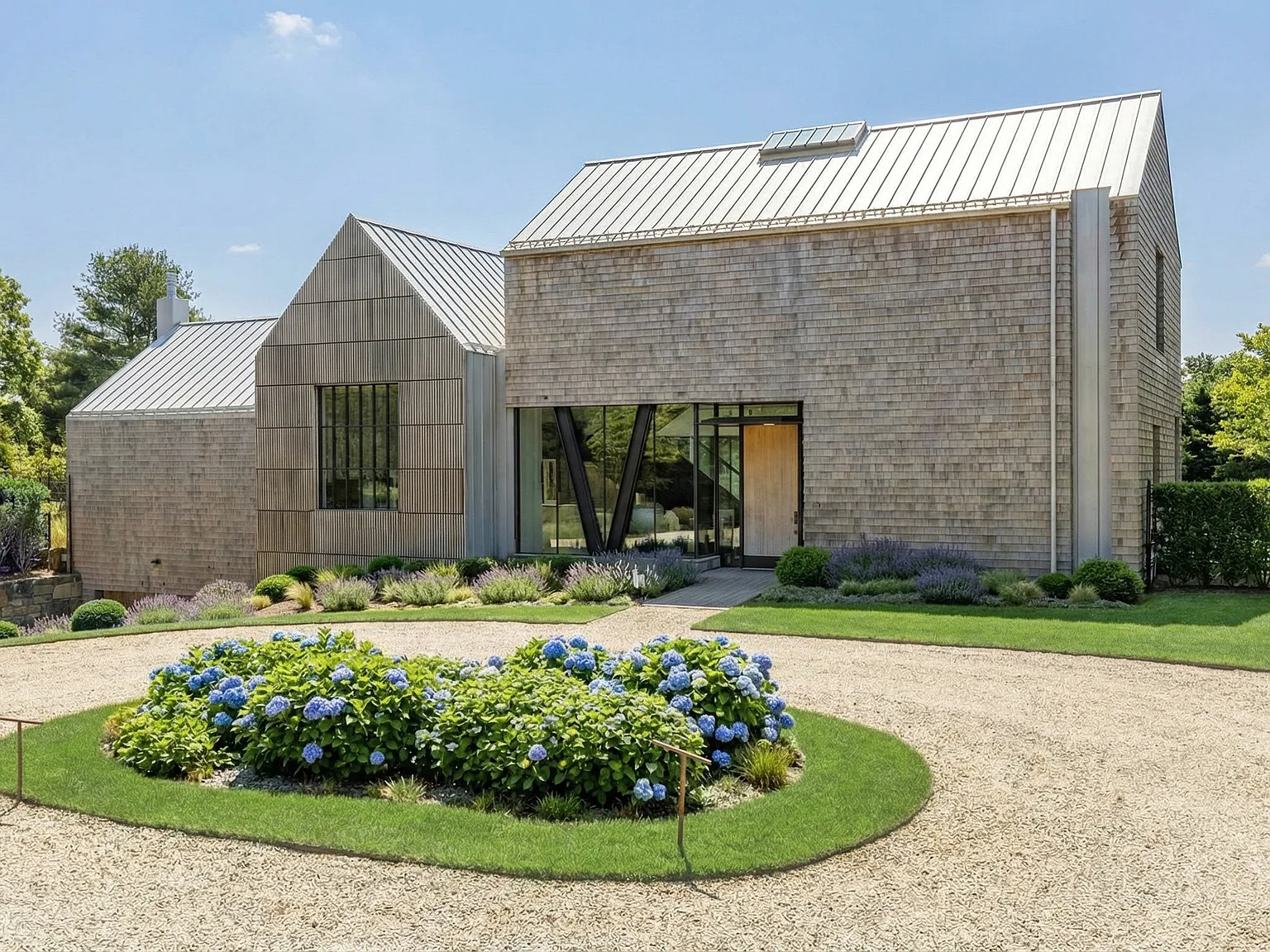 Architectural Masterpiece in East Hampton Village — Photo 4