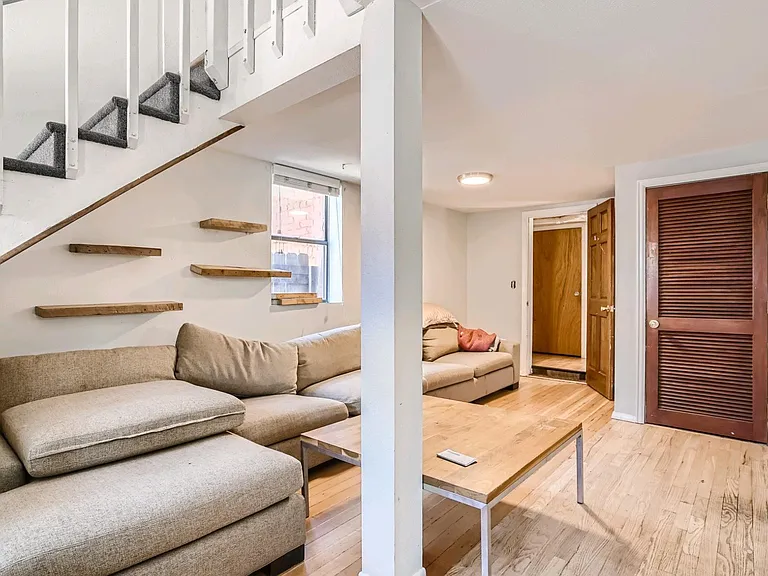 2568 W River Dr — Photo 1