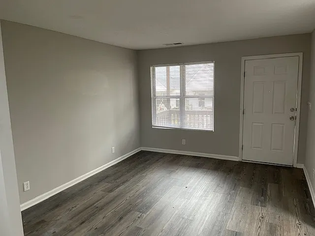 242 Hoskins Mill Ln — Photo 7