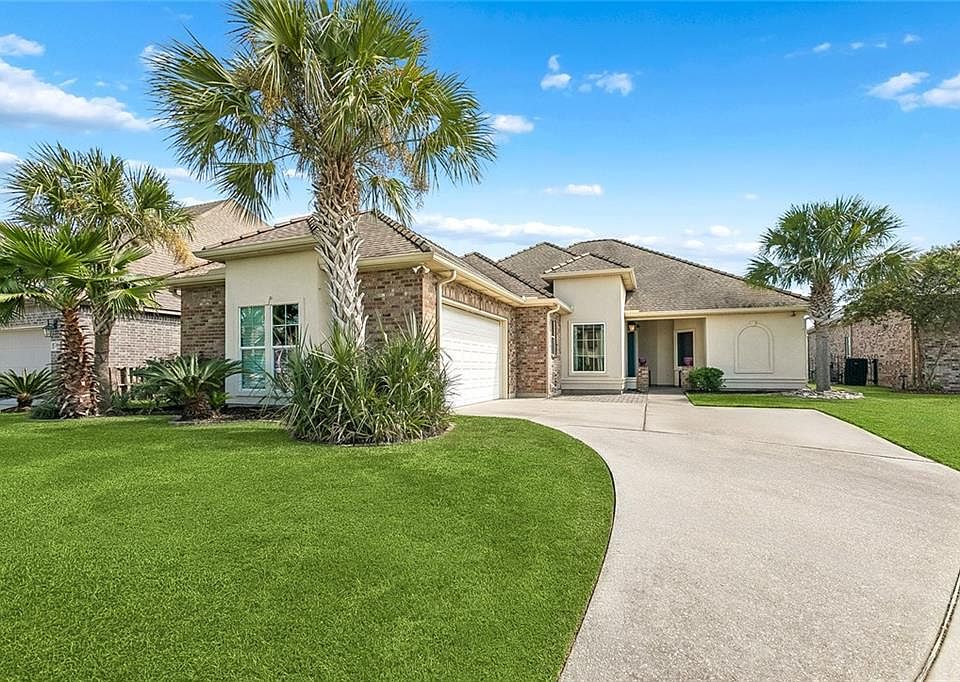 1st image of 612 Lakeshore Village Dr