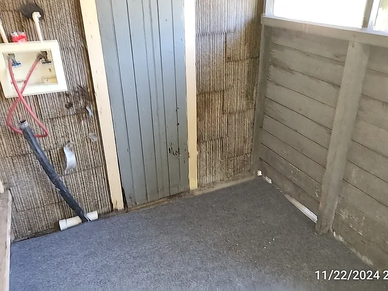 716 Bronson St — Photo 3