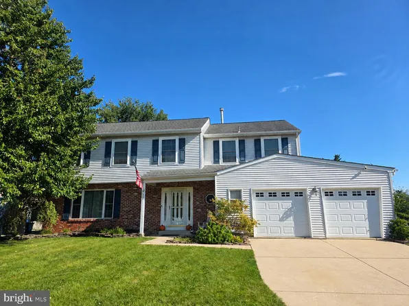 12 McIntosh Rd, Sewell, NJ 08080