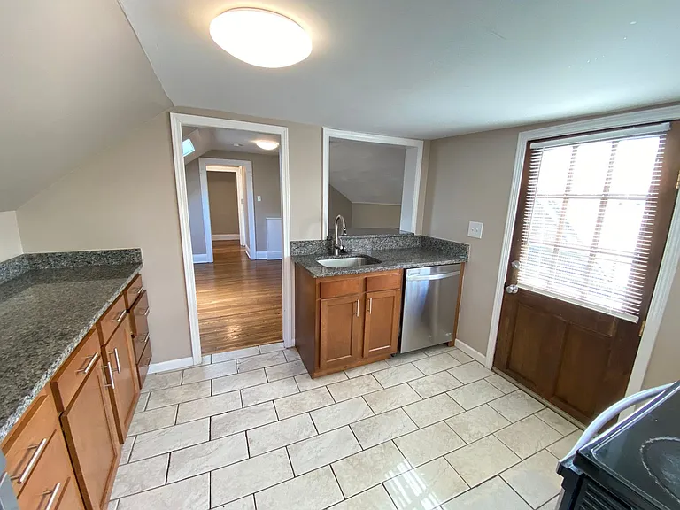 Highland St 1441-1443 CR — Photo 14
