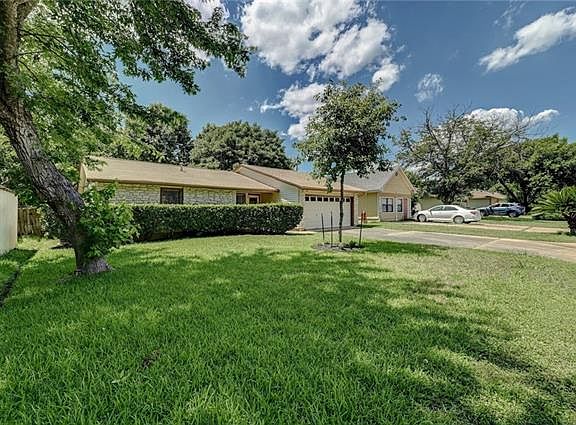 2nd image of 2821 Wilcrest Dr