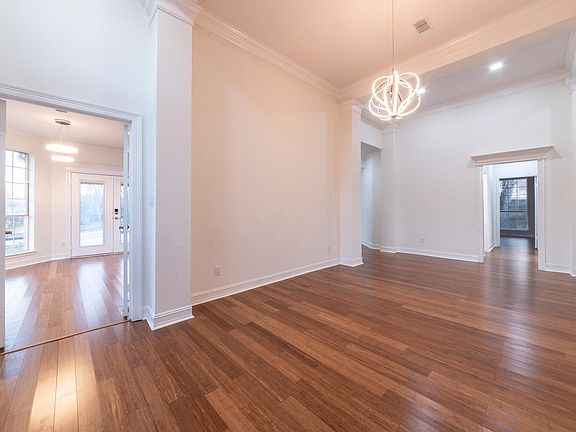 4th image of 7955 Riviera Ct