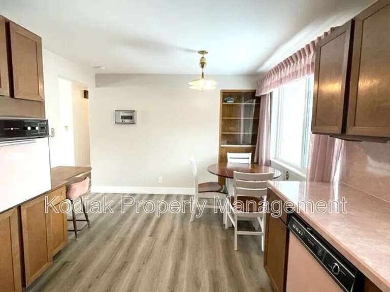 4099 S Madison Ave — Photo 8