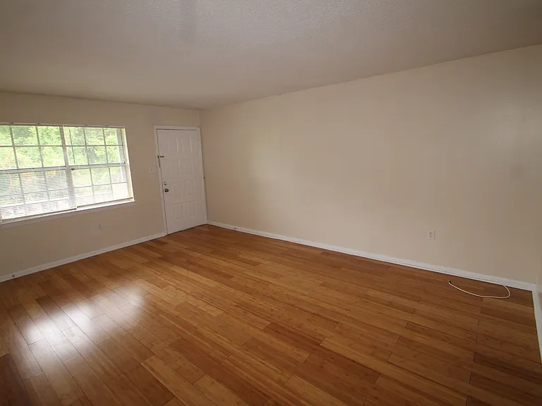 2528 Semken Ave #D — Photo 2