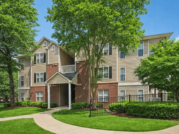 Lexington on the Green