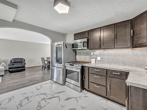 4th image of 2342 Salt Springs Rd